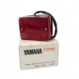 Γνήσιο πισινό φανάρι για Yamaha RD125LC (4L0-84710-E0)